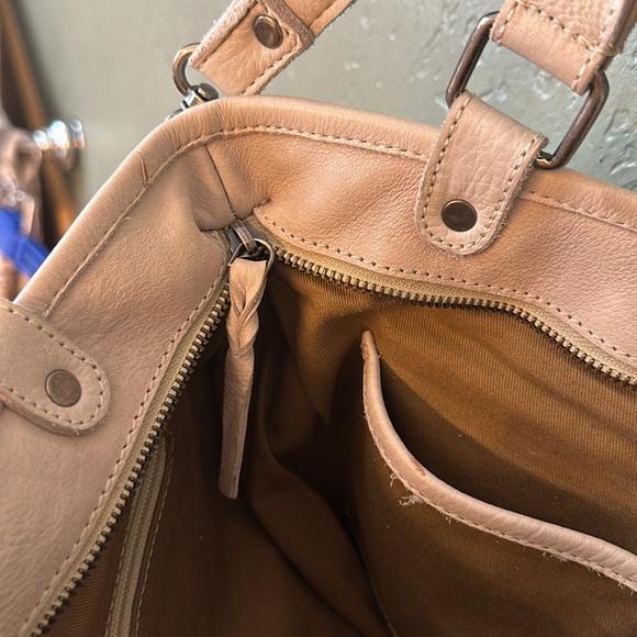 Purse: cream/white leather fringe, multiple handles, lined - Picture 10 of 12